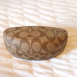COACH hard shell clam sunglasses case
